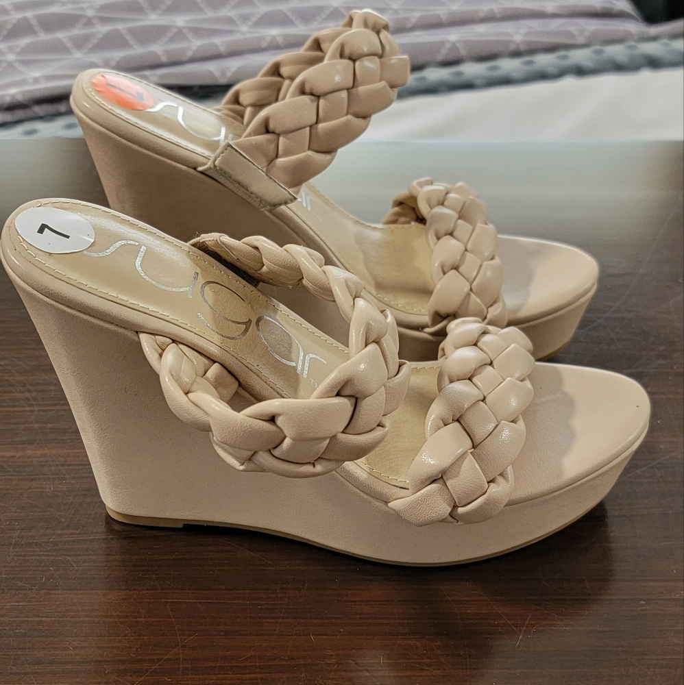 Sugar women's heels size 7 beige new shoes